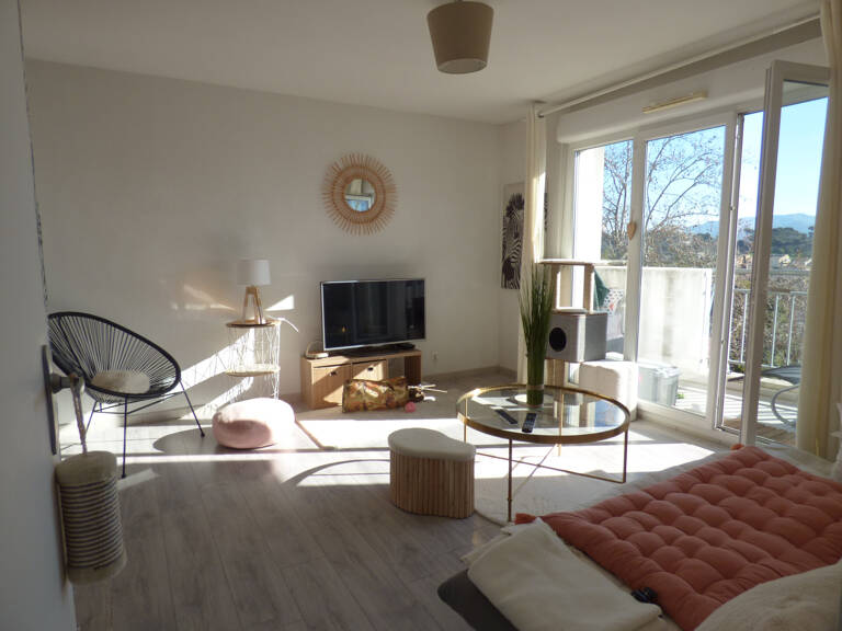 Appartement de type 2 + double parking privatif - 40 m2 - VENDU LOUÉ - 119.000 € - 13013 Marseille — photo 1