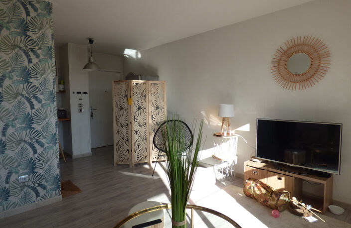 Appartement de type 2 + double parking privatif - 40 m2 - VENDU LOUÉ - 119.000 € - 13013 Marseille — photo 4