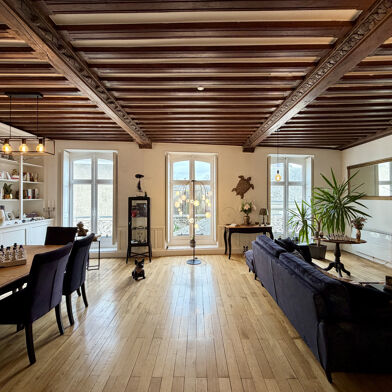 Appartement 4 pièces 353600 €