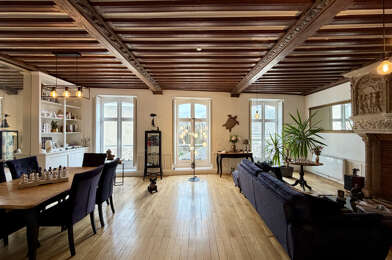 Appartement 4 pièces 353600 €