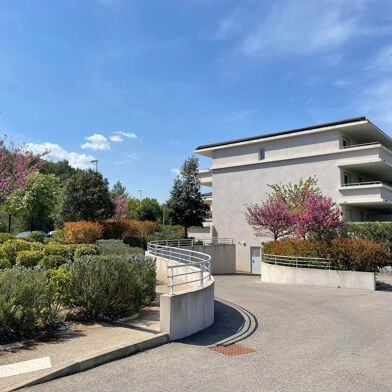 Appartement 2 pièces 910 €