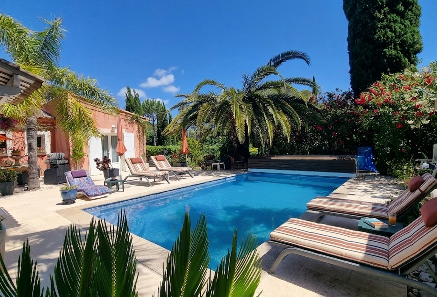 FREJUS LIMITE SAINT-RAPHAEL VILLA D'EXCEPTION  DE 260M2 — photo 1