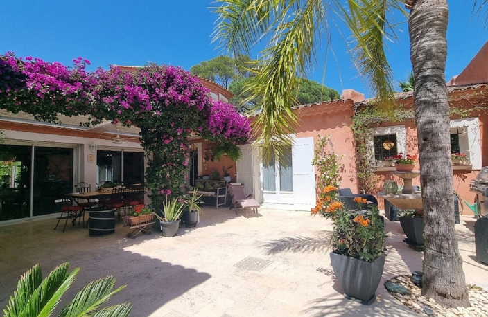 FREJUS LIMITE SAINT-RAPHAEL VILLA D'EXCEPTION  DE 260M2 — photo 4