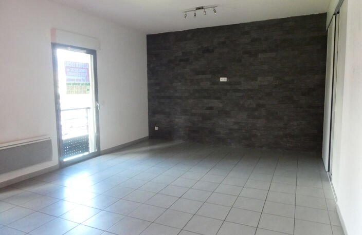 Proche centre local commercial ou professionnel d'environ 98 — photo 2