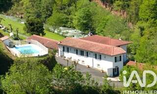 Maison 15 Pièces 700 m² à vendre à Estérençuby (64220)