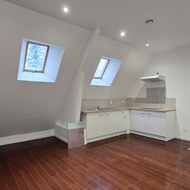 Appartement 5 pièces 870 €