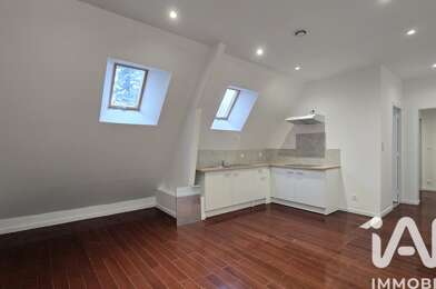 Appartement 5 pièces 870 €