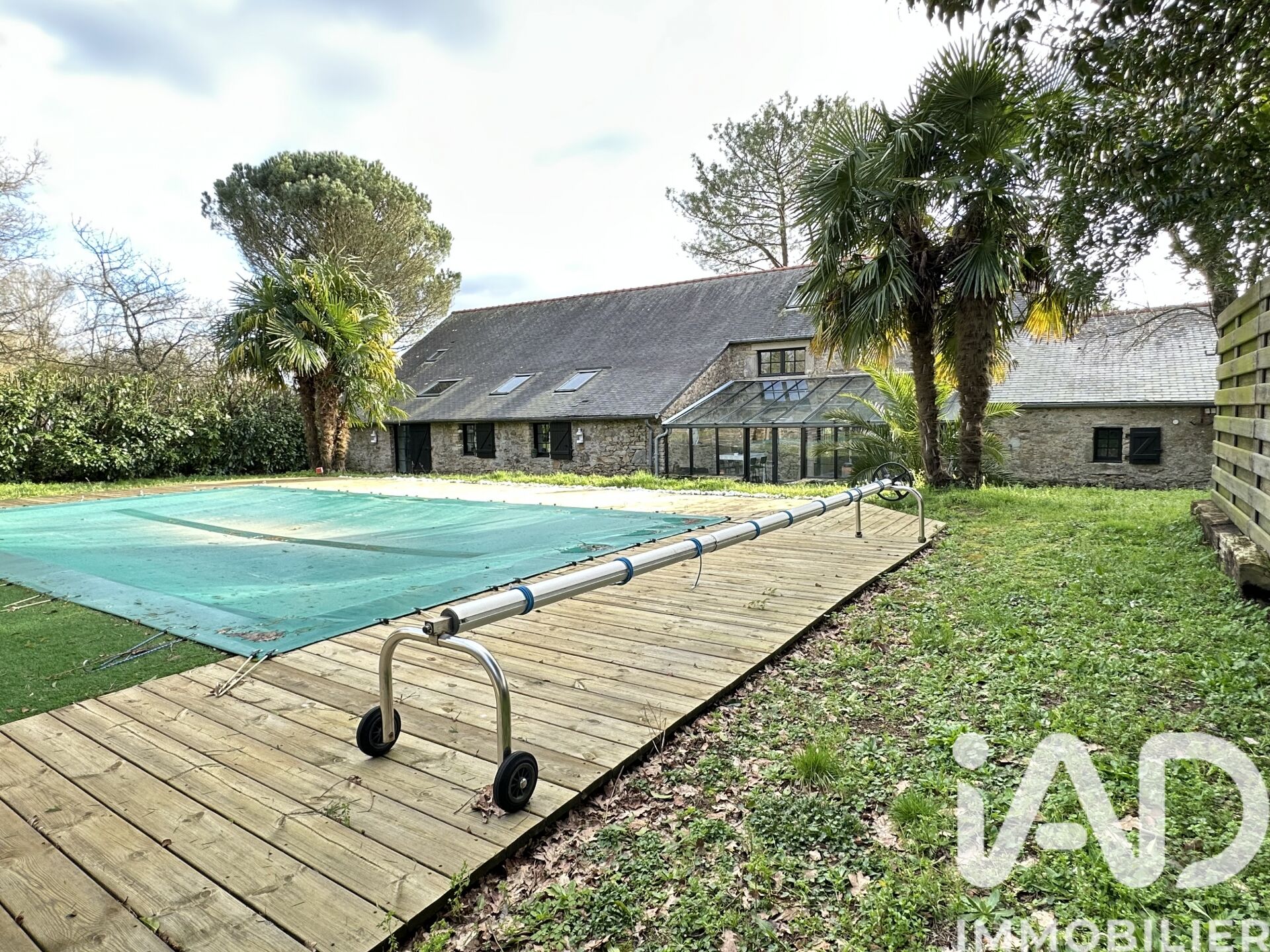 St-Etienne-De-Montluc - 256m² - 10p.