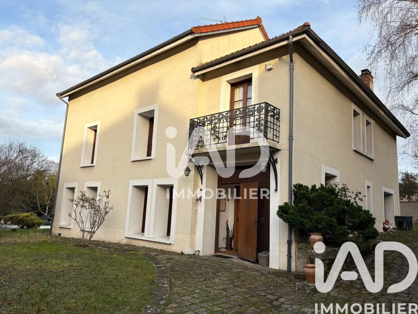 Grigny - 239m² - 7p. - 5ch.