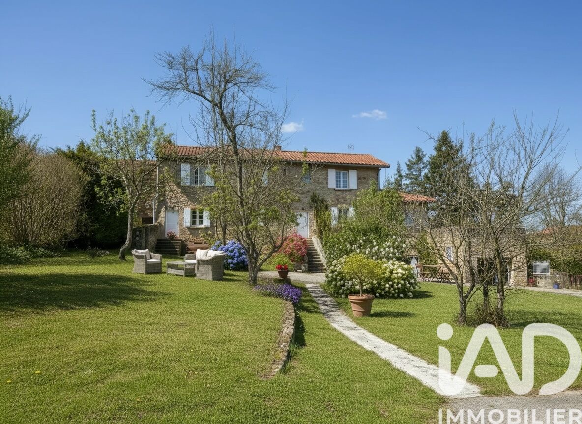 Dommartin - 164m² - 5p. - 3ch.