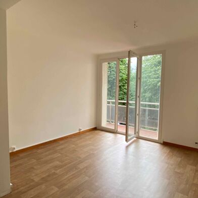 Appartement 3 pièces 900 €