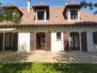 MAISON  5 CHAMBRES + SOUS-SOL + PISCINE — photo 2
