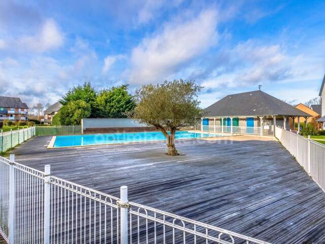 Proximité de Honfleur - Appartement 3 pièces avec terrasse– 55 m2 - 2 chambres - Parkings - Résidence avec piscine et tennis — photo du bien