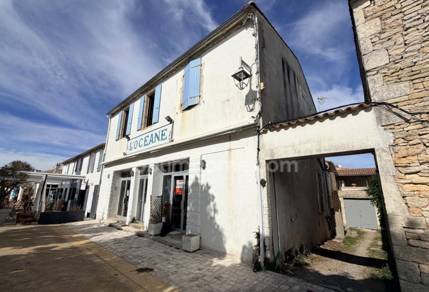 Immeuble murs avec commerces et licence à ARS EN RÉ 17590 — photo 1