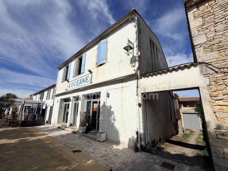 Immeuble murs avec commerces et licence à ARS EN RÉ 17590 — photo 1