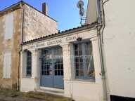 Immeuble murs avec commerces et licence à ARS EN RÉ 17590 — photo 3