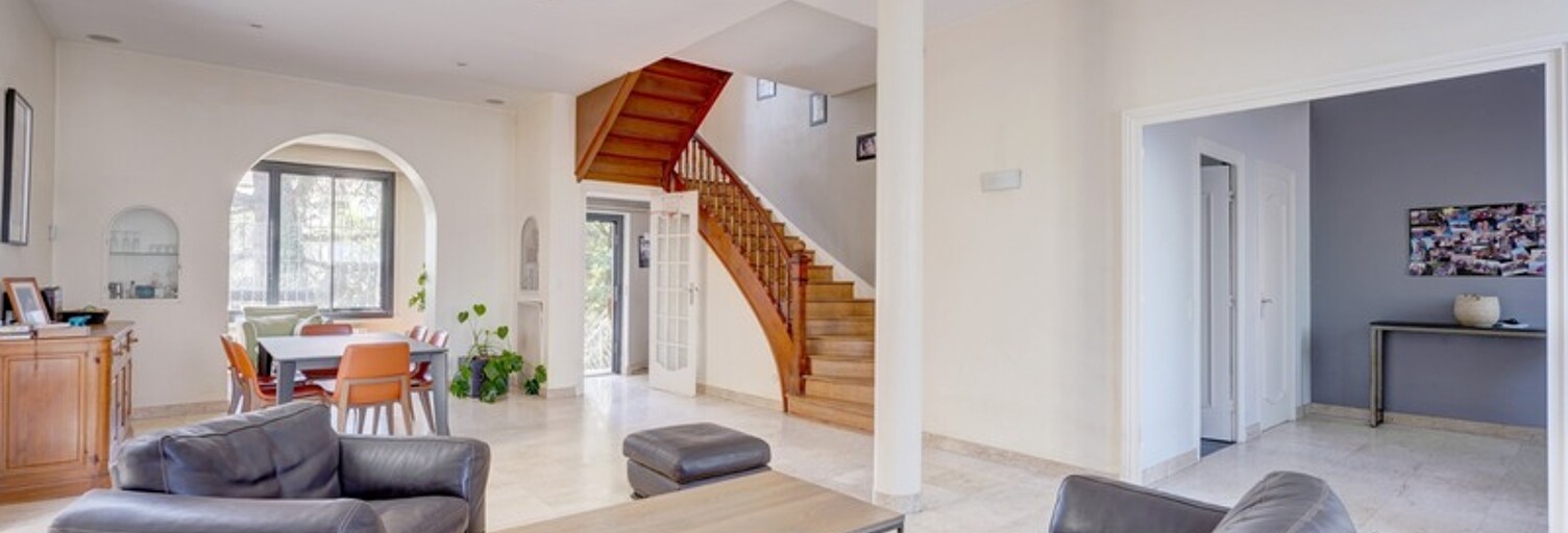 Maison 7 Pièces 228 m² à vendre à Saint-Priest (69800)