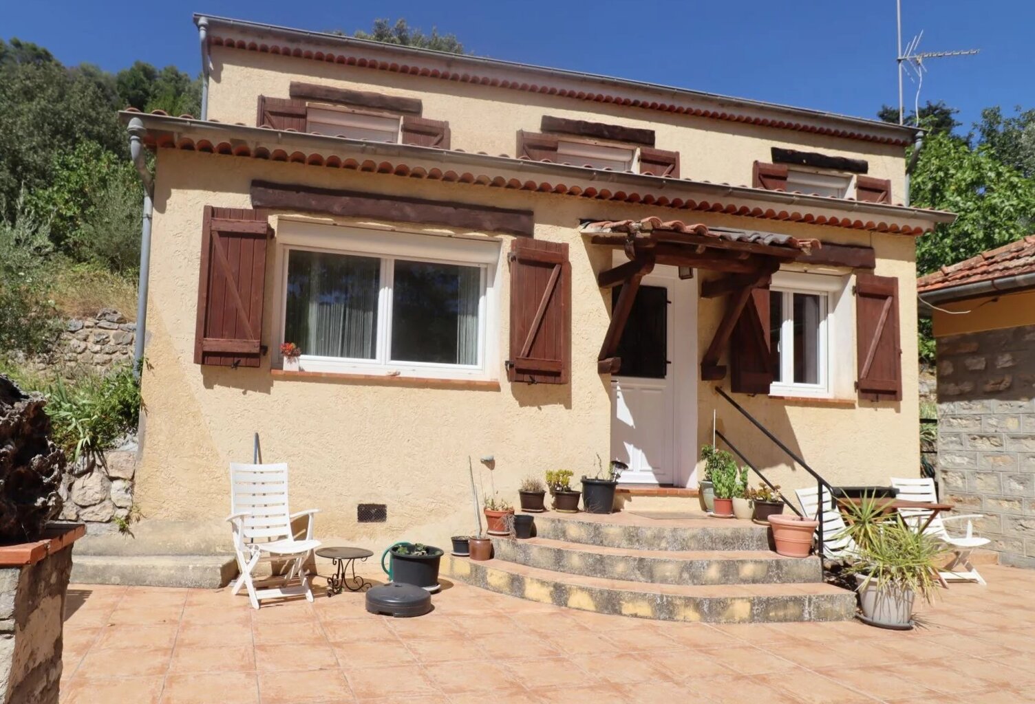 BARGEMON – MAISON T5 PROCHE VILLAGE ET ECOLES 135 M2 - 3 CHAMBRES JARDIN — photo 1
