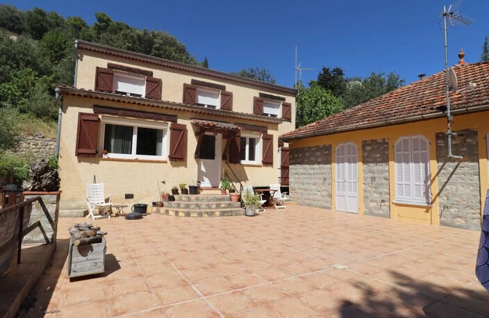 BARGEMON – MAISON T5 PROCHE VILLAGE ET ECOLES 135 M2 - 3 CHAMBRES JARDIN — photo 3