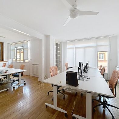 Local industriel  2500 €