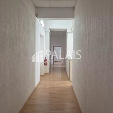 Bureau 5 pièces 5300 €