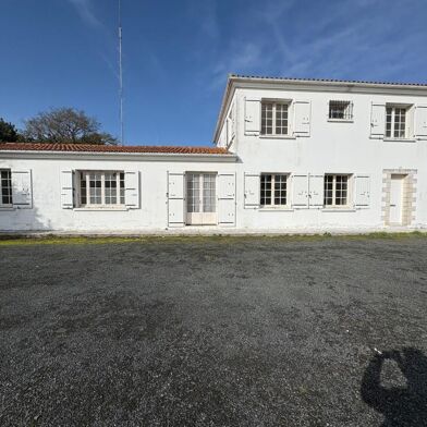 Maison 8 pièces 593400 €