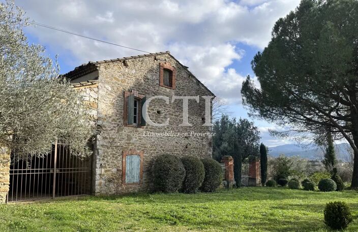 Ici, la Provence se révèle dans toute son authenticité : pierres — photo 2