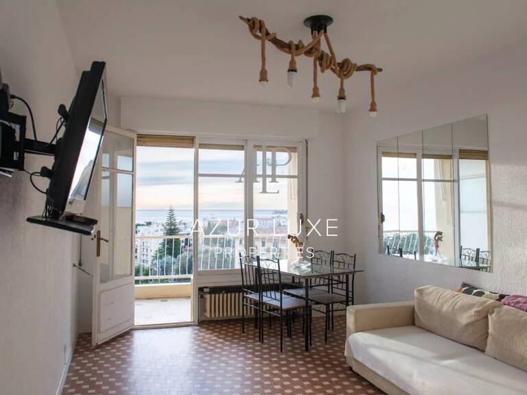 CENTRE VILLE - APPARTEMENT 2 PIECES A RENOVER - DOUBLE TERRASSE — photo 1