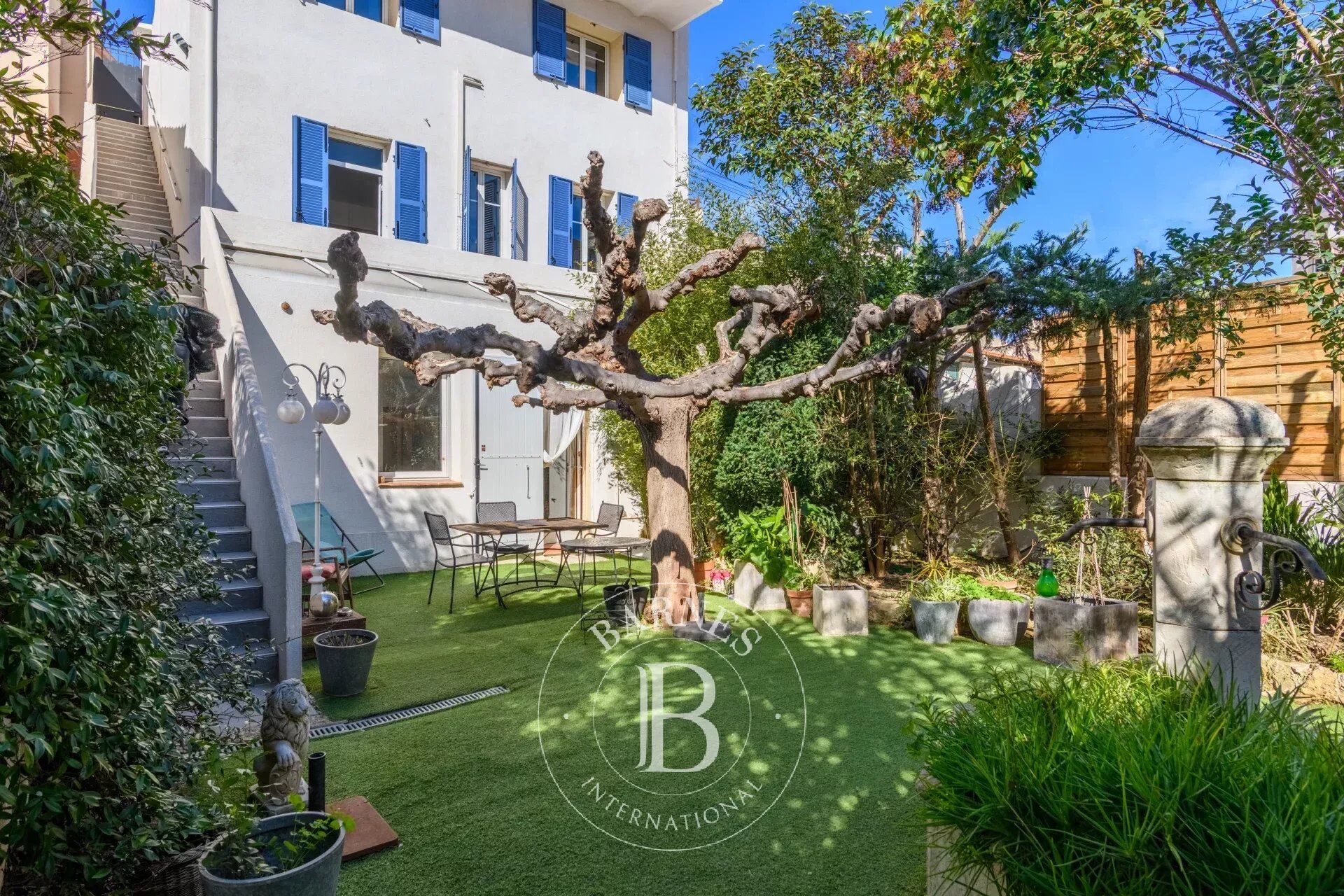 Villa / Maison  T7 à vendre Marseille 7eme 13007