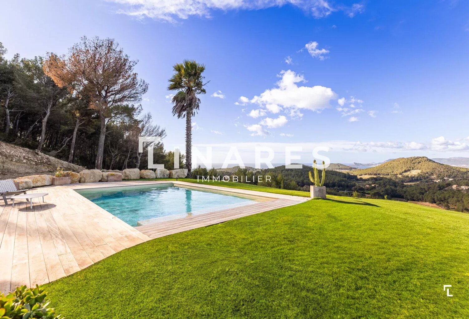 EN APESANTEUR - Maison T5 de 168m2 - Vue mer - Piscine - 83740 L — photo 1