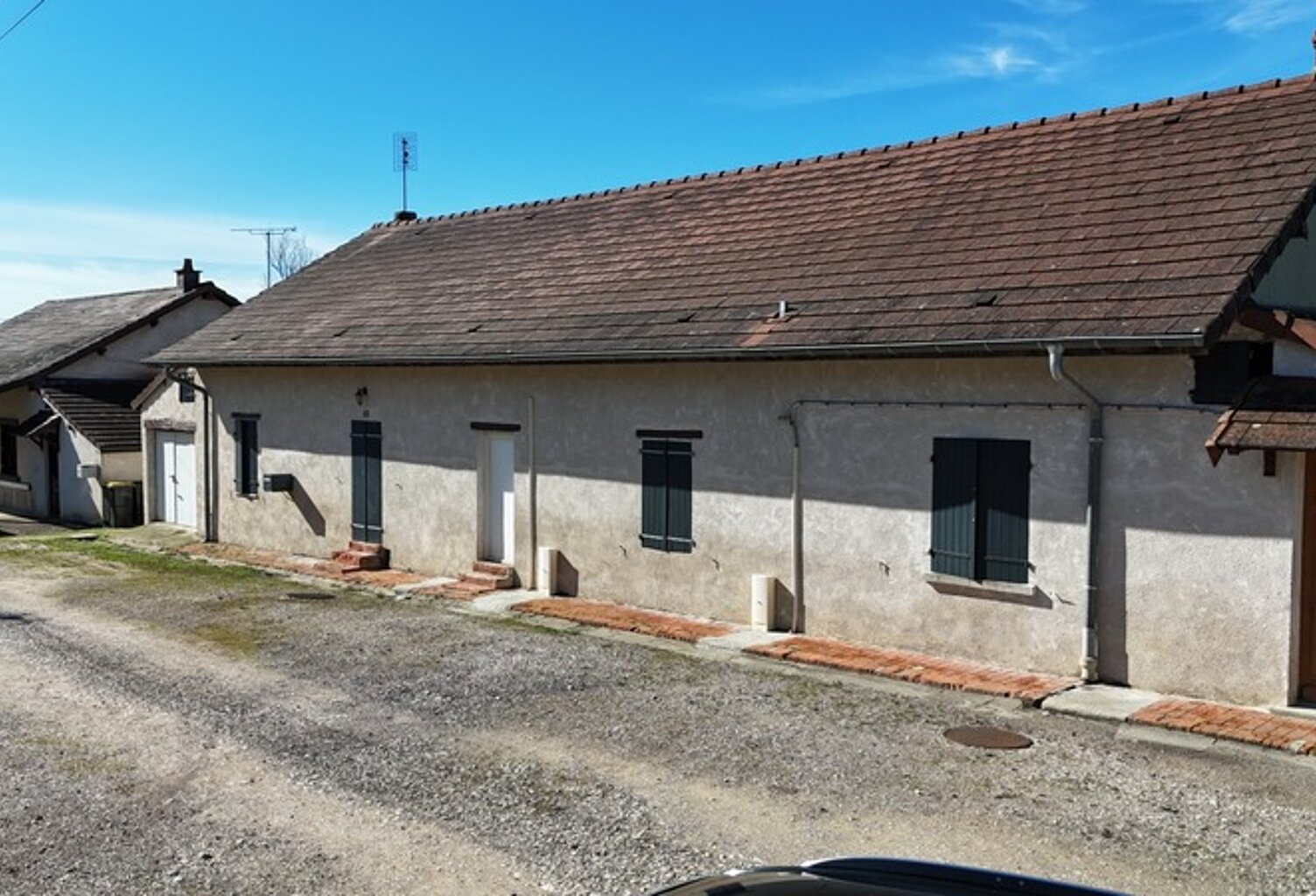Maison à vendre 4 pièces SAVIGNY EN REVERMONT (71) — photo 1