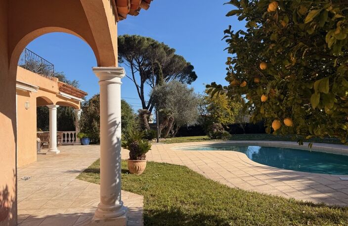 Villa Mandelieu-la-Napoule – Minelle – 300 m² – Terrain plat – Piscine – 4 suites – Triple garage — photo 2