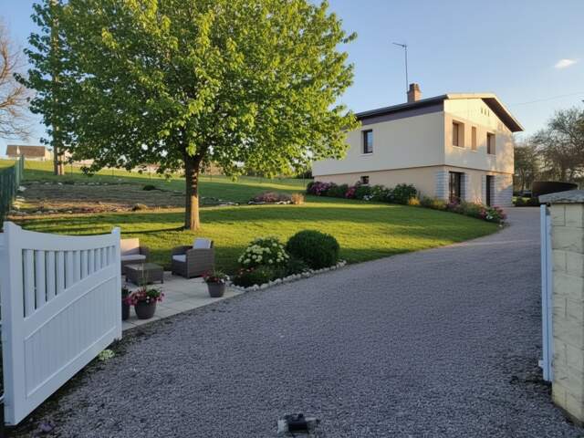 Dpt Vosges (88), à vendre proche CONTREXEVILLE MAISON P5 avec GARAGE + DEPENDANCE (hangar) / TERRAIN 2000 m2 — photo du bien