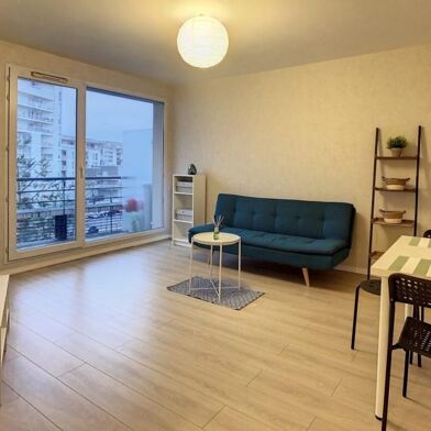 Appartement 2 pièces 890 €