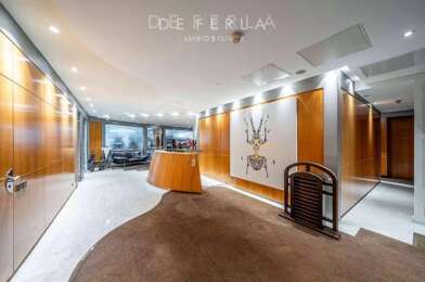 Bureau 23 pièces 3150000 €