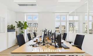 Bureau  215 m² à louer à Bordeaux (33000)