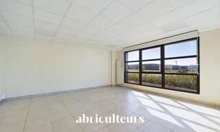 Bureau  720 m² à louer à Gellainville (28630)