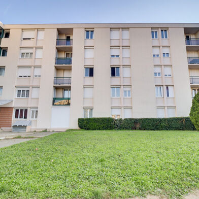 Appartement 4 pièces 698 €