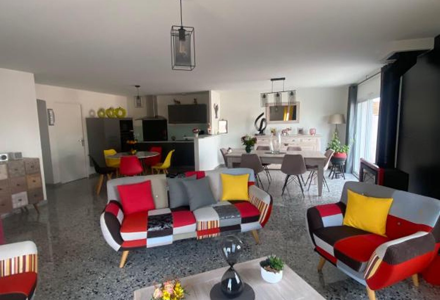 Pavillon de plein pied proche du bourg d'Olonne offrant de très belle prestations.3 chambres .vaste salon séjour avec cuisine ouverte et cheminée  insert .grand garage et cars port 2 voitures coup de coeur — photo 1