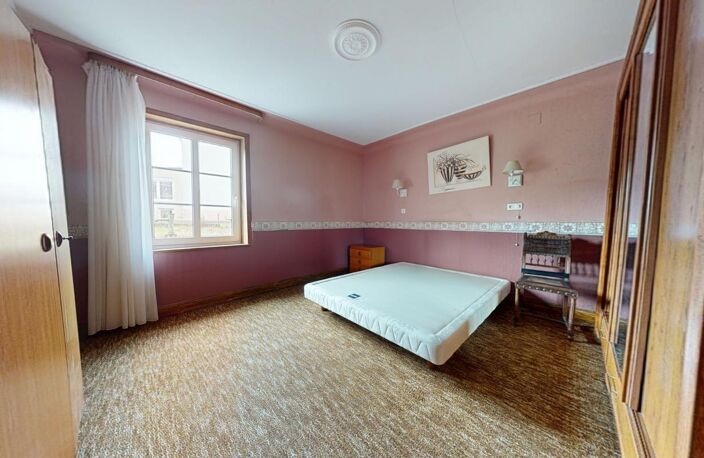 YUTZ – Maison de ville à fort potentiel : 167m² habitables, 461m² de terrain & 3 Garages — photo 4