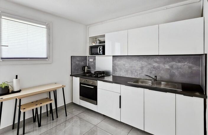 À Vendre - Appartement avec 2 Balcons et Stationnement- Bagatelle — photo 2