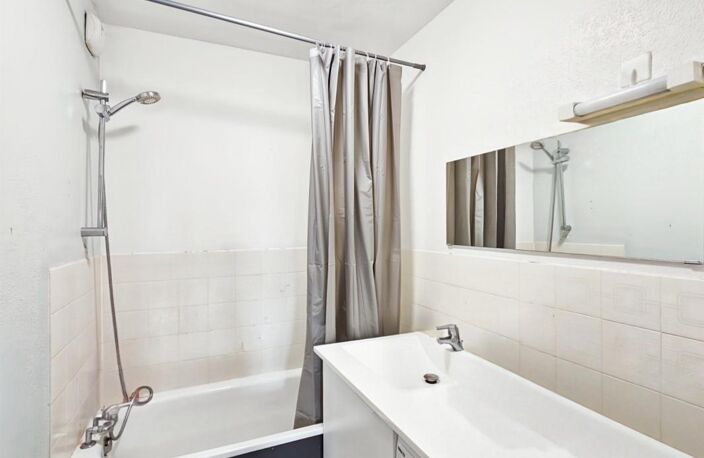 À Vendre - Appartement avec 2 Balcons et Stationnement- Bagatelle — photo 5