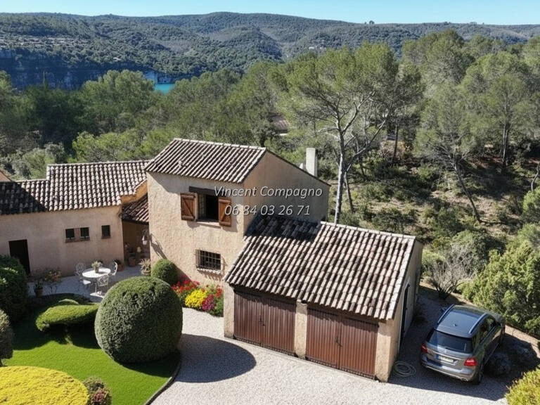 Maison en bordure du lac d'Esparron — photo 1