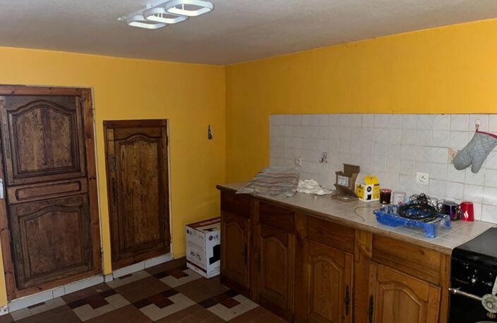 Maison de 63 m2 à Le vigeant  , 2 chambres , jardin de 580 m2 avec grange — photo 3