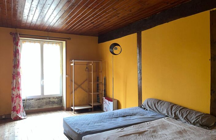 Maison de 63 m2 à Le vigeant  , 2 chambres , jardin de 580 m2 avec grange — photo 4
