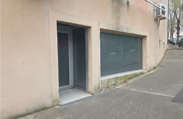 EXCLUSIVITE , MANOSQUE, LOCAL COMMERCIAL de 144 m² en RDC de l'immeuble du MANUESCA — photo 3