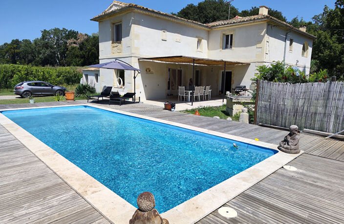 Mas rénové T6 - Piscine - Terrain de 2900m2 - — photo 3