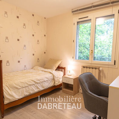 Appartement 5 pièces 535 €