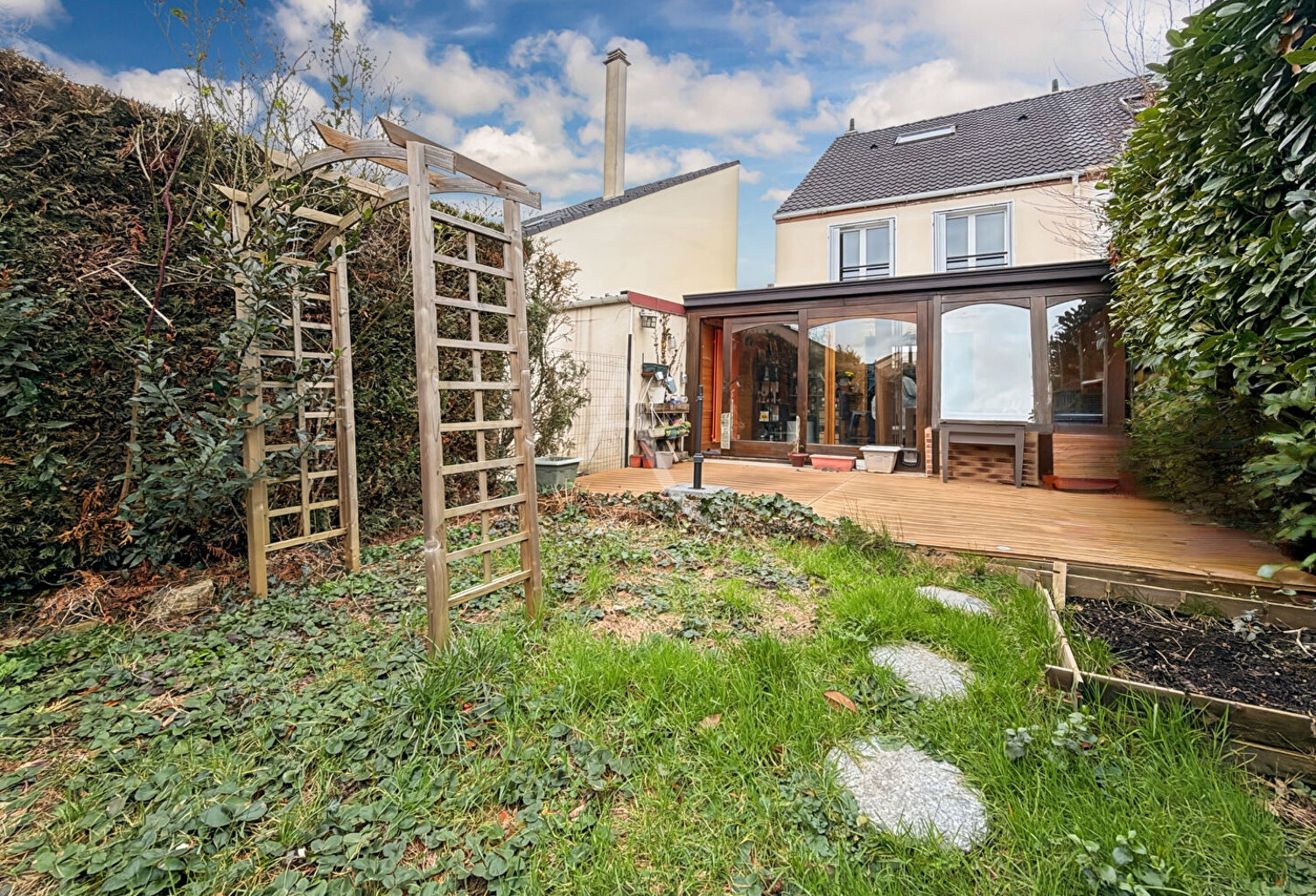 Maison Jouy Le Moutier 5 pièce(s) 115 m2 — photo 1