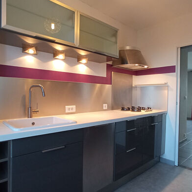 Appartement 3 pièces 742 €